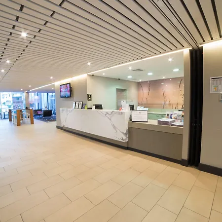 Quality Suites Pioneer Sands-3
