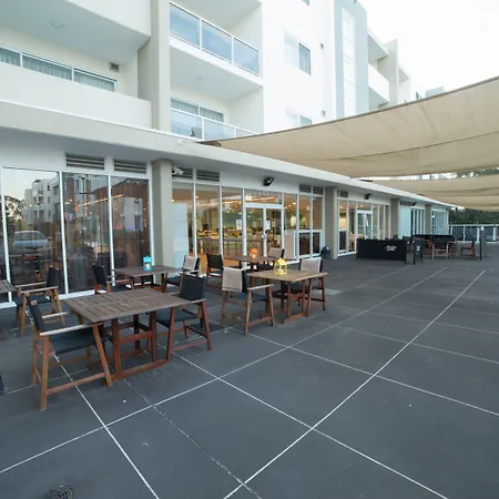 Quality Suites Pioneer Sands-2