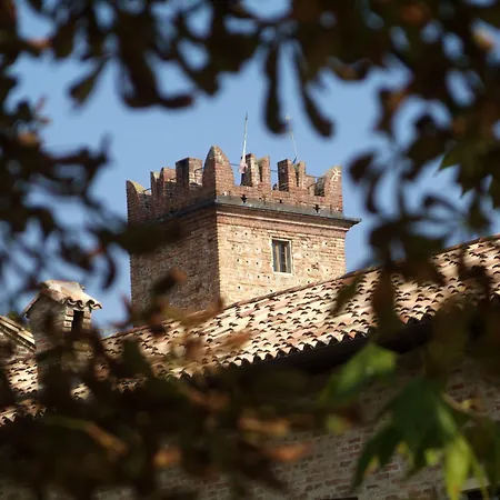 Relais Castello Di Razzano-2