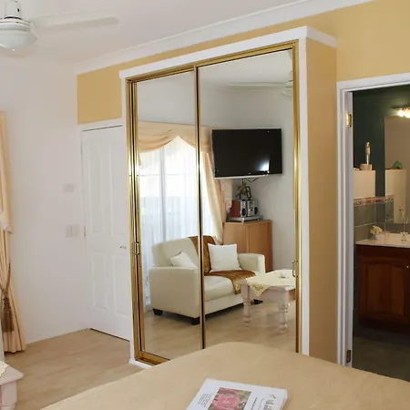 Villa Della Rosa Bed & Breakfast-2