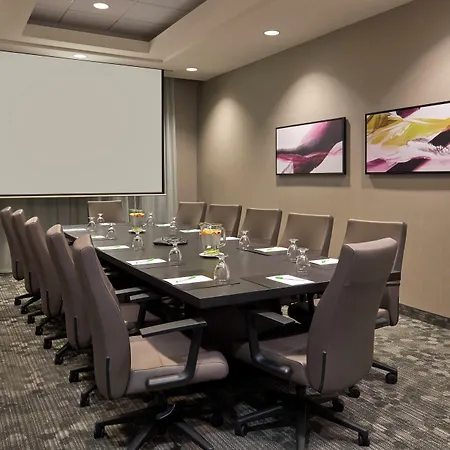 Courtyard By Marriott Kingston Highway 401-3