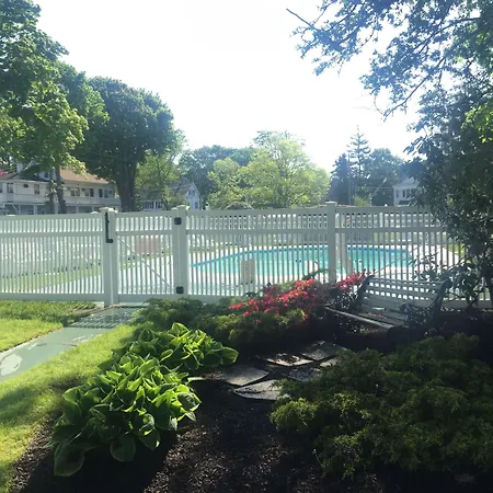 Shoreway Acres Inn & Cape Cod Lodging-3