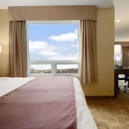 Days Inn By Wyndham Regina Airport West-2