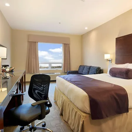 Days Inn By Wyndham Regina Airport West-2