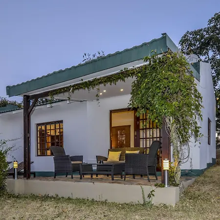 White House Lodge-2