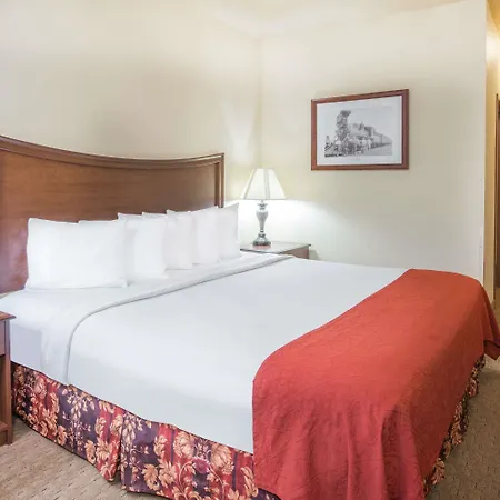 Days Inn By Wyndham Ellis-2