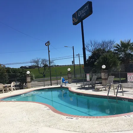 Quality Inn University Near Downtown-2