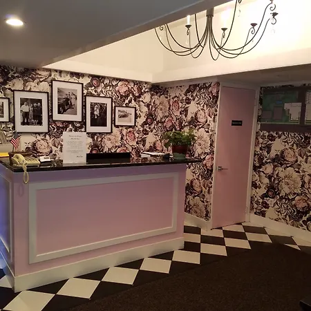 Simmons Motel And Suites-2