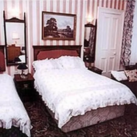 Eglinton Guest House-3