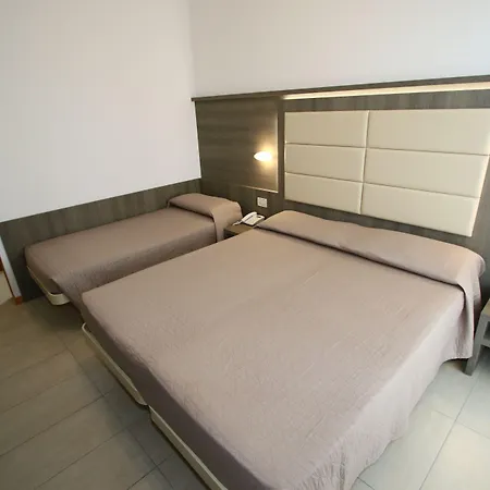 Hotel Boom-3