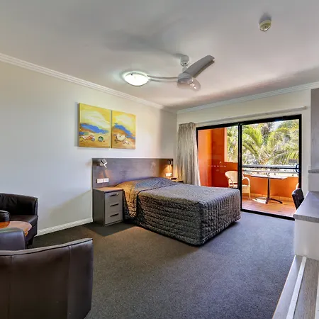 Kacy'S Bargara Beach Motel-2