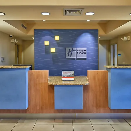 Holiday Inn Express & Suites El Paso Airport By Ihg-2