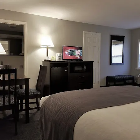 Mt. Madison Inn & Suites-2