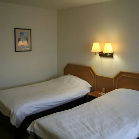 Super 8 By Wyndham Durham-3
