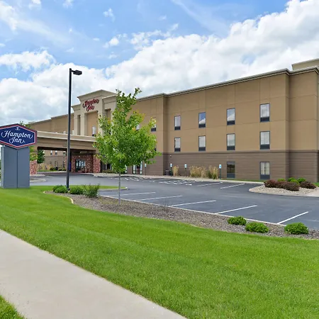 Hampton Inn Muscatine-2