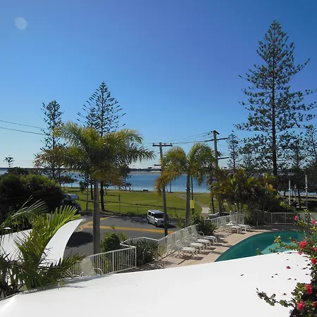 Crystal Bay On The Broadwater-2