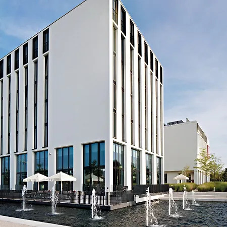Leonardo Royal Hotel Munich-3
