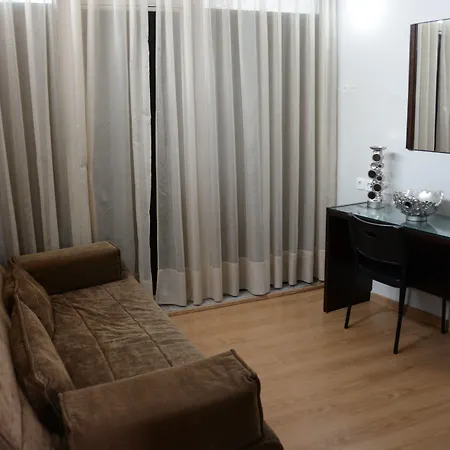 Hotel Y Apartamentos Dona Lola-3