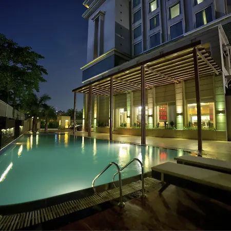 Goldfinch Hotel Delhi Ncr-2