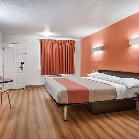 Motel 6-Youngstown, Oh-3