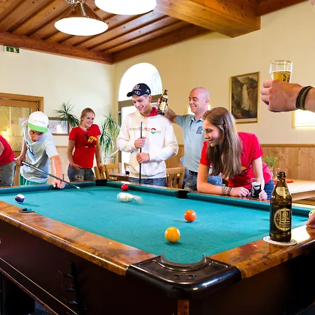Euro Youth Hotel & Krone-2