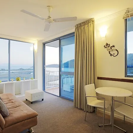 At Whitsunday Vista Holiday Apartments-3