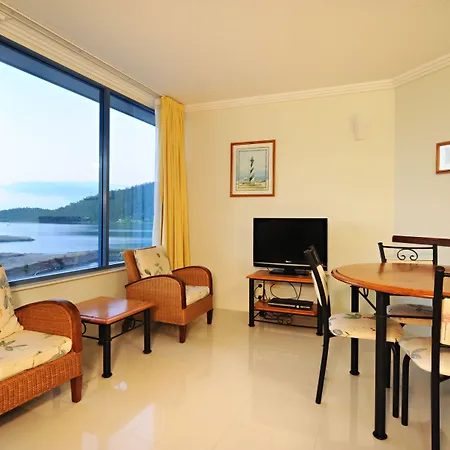 At Whitsunday Vista Holiday Apartments-2