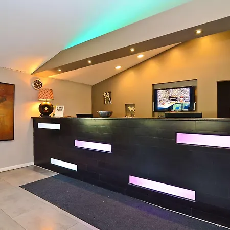 Lexington Inn & Suites-Elgin-2