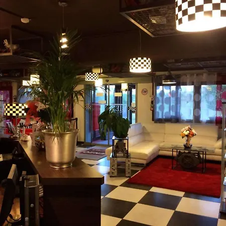 Enzo Hotels Cannes-Écluse by Kyriad Direct-3