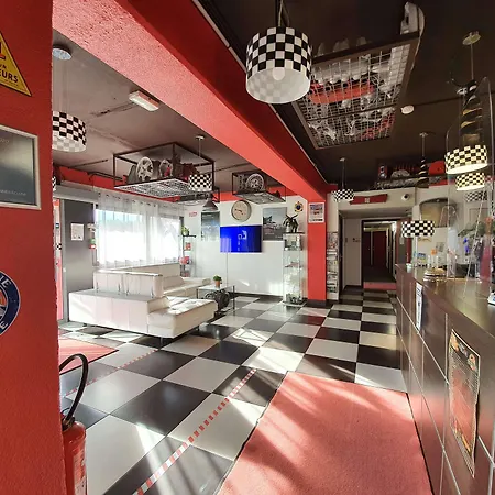 Enzo Hotels Cannes-Écluse by Kyriad Direct-2
