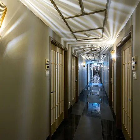 Hotel 81 Premier Star-3