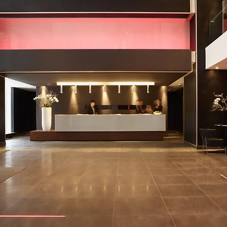 Le Germain Hotel Maple Leaf Square-2