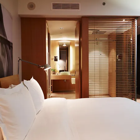 Le Germain Hotel Maple Leaf Square-3