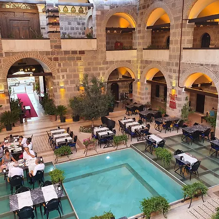 Cesme Kanuni Kervansaray Historical Hotel-2