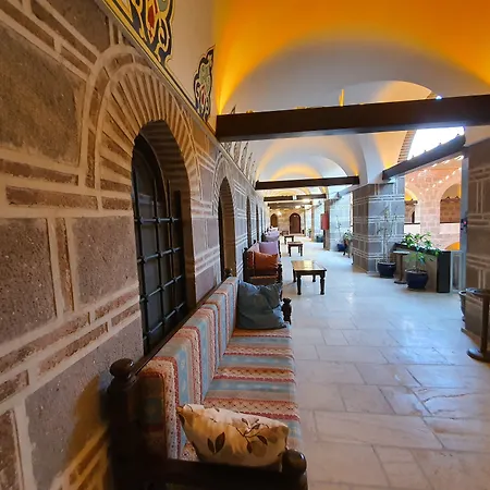 Cesme Kanuni Kervansaray Historical Hotel-3
