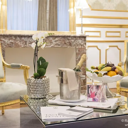 Hotel Le Place D'Armes - Relais & Chateaux-3