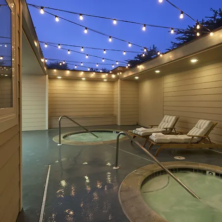 Cambria Landing Inn And Suites-2