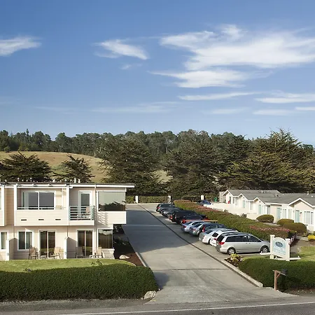 Cambria Landing Inn And Suites-3
