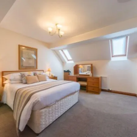 Glen-Yr-Afon House Hotel-3
