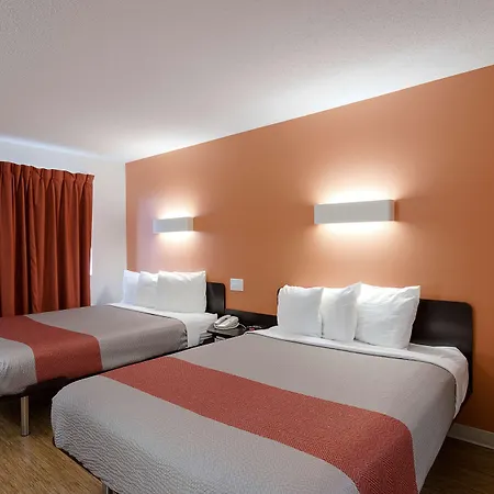 Motel 6-Brandon, Mb-3