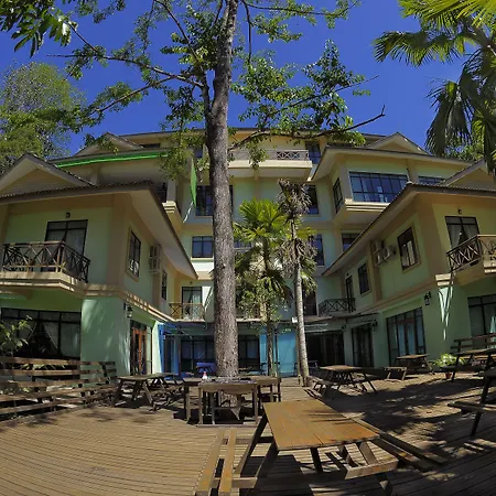 Borneo Tropical Rainforest Resort-2