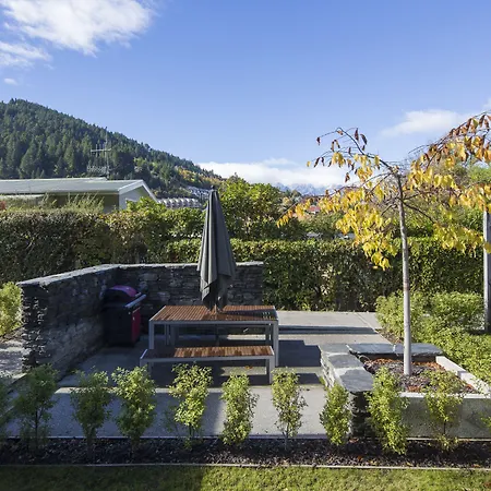 Pinewood Queenstown-2