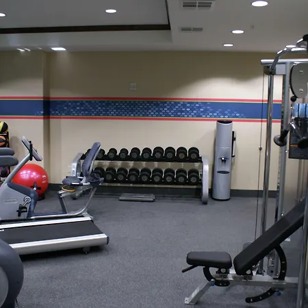 Hampton Inn & Suites Center-3