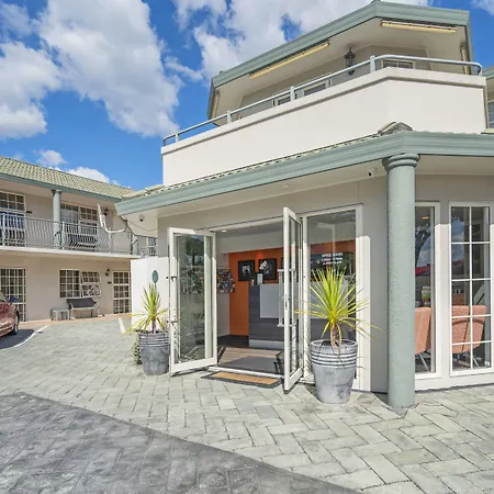 Silver Fern Rotorua Suites & Spa-2