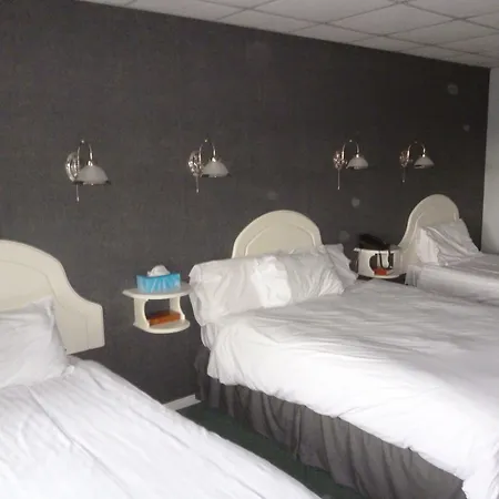 5 Corners Guest Inn-2