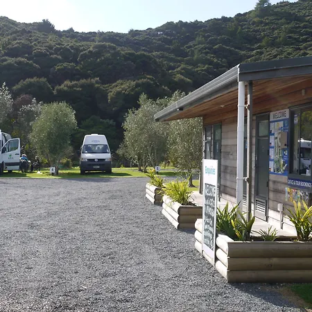 Bay Of Islands Holiday Apartments-3