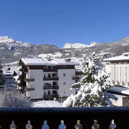 Hotel Bellaria - Cortina D'Ampezzo - Parking-3