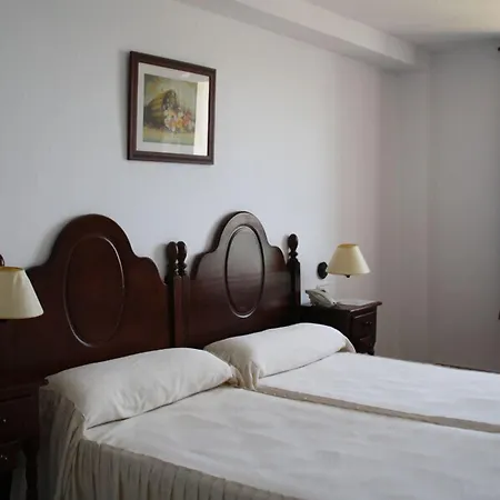 Hotel Tugasa Arco De La Villa-2