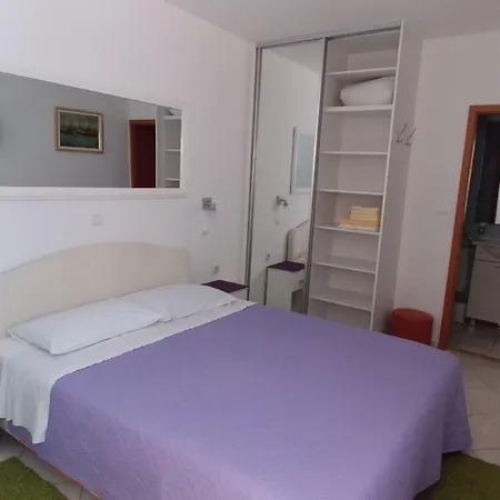 Jele Rooms-2