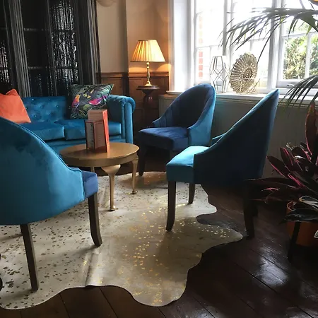 Virginia Court Hotel-3
